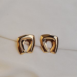 Brinco orgânico liso ouro semijoia