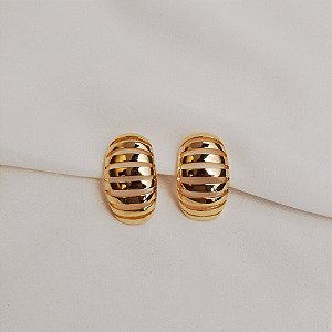 Brinco curvado ouro semijoia