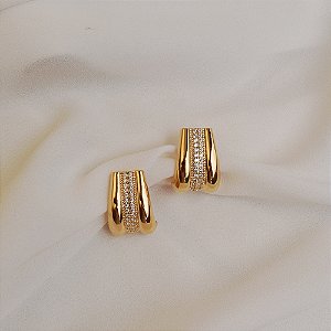 Brinco curvado zircônia ouro semijoia