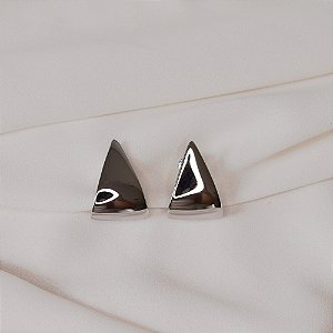 Brinco pressão triangular liso ródio semijoia 5906305