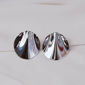 Brinco pressão chapa amassada ródio semijoia 6841305