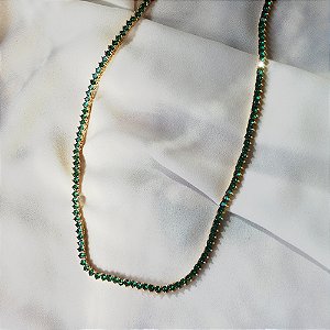 Colar curto cristais verde ouro semijoia XL-250401