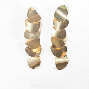 Brinco Palone Design placas curvadas ouro vintage