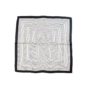 Lenço quadrado geométrico