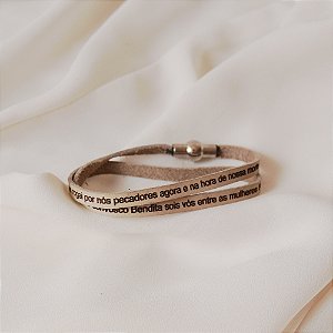Pulseira Fernanda Villela couro cru oração Ave Maria