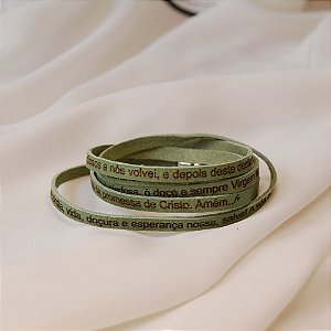 Pulseira Fernanda Villela couro verde oração Salve Rainha