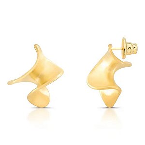 Brinco curvado ouro fosco semijoia