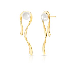 Brinco curvo pérola shell ouro semijoia