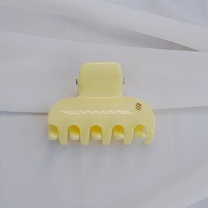 Piranha de cabelo Bianca amarelo manteiga 05 003 C