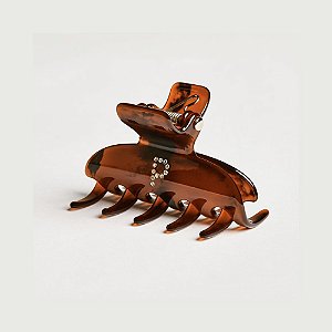 Piranha de cabelo Bianca acrílico m marrom letra P 05 008