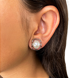 Brinco pressão pérola ródio semijoia