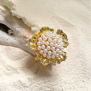 Broche Magnético Coral com Mini Pérolas – 5,5 cm