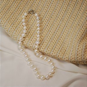 Colar curto pérolas de água doce ródio semijoia LL-2303