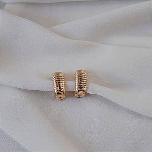 Brinco pressão meia argola texturizado ouro semijoia