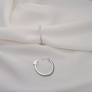 Brinco argola oval fininha média moissanite prata 925