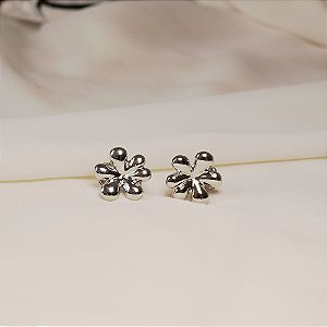 Brinco pressão flor ródio semijoia