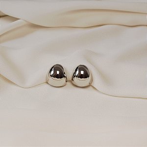 Brinco pressão abaulado liso ródio semijoia