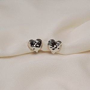 Brinco pressão coração martelado ródio semijoia