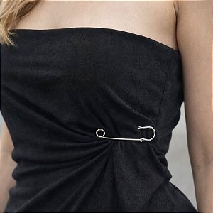 Broche alfinete metal prateado