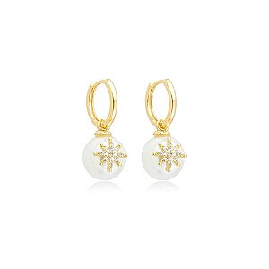 Brinco argolinha pingente pérola estrela zircônia ouro semijoia 26k06002