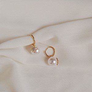 Brinco argolinha pingente pérola estrela zircônia ouro semijoia 26k06002