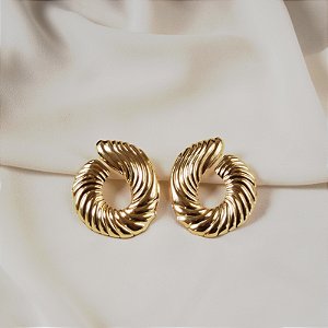 Maxi brinco orgânico texturizado ouro semijoia