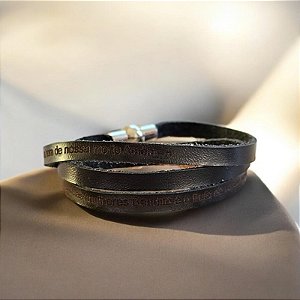 Pulseira Fernanda Villela couro preto Oração Ave Maria