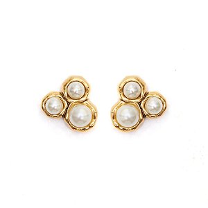 Brinco Morena Canela 3 pérolas ouro vintage semijoia