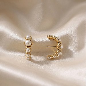 Brinco ear hook Morena Canela pérolas ouro semijoia
