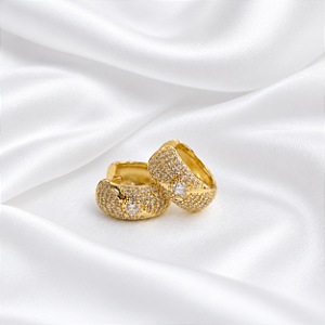 Brinco Argolinha Ouro com Zircônias Cravejadas Semijoia 24K14003