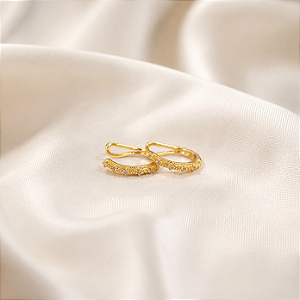 Piercing de Encaixe Dourado com Zircônias e Banhado á Ouro 26K09050
