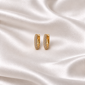 Brinco Argola Oval com Zircônia Ouro Semijoia 26K11008