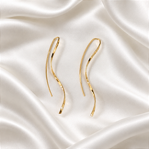 Brinco Gancho Espiral em Fio Ouro Semijoia