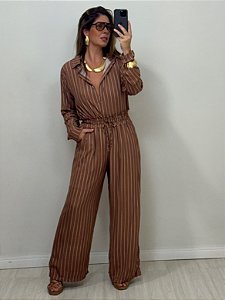 CONJUNTO LUCIANA CAMISA/CALÇA RISCA DE GIZ MARROM (AR25-2057)
