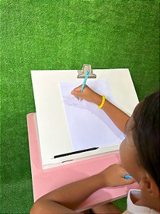 Plano Inclinado com Garra para Educação Especial – Material Terapêutico e Sensorial