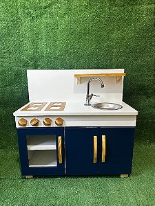 Mini Cozinha Infantil para Berçário em Madeira – Desenvolvimento e Autonomia desde os Primeiros Anos