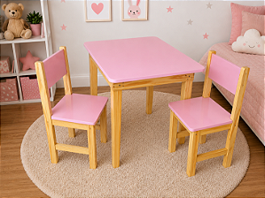 Mesa Infantil com 2 Cadeiras em Madeira Pinus – Aprendizado, Autonomia e Desenvolvimento Infantil