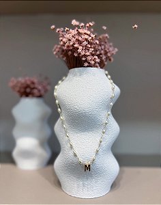 Colar Pérolas + Inicial