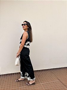 Calça Cropped Bordada