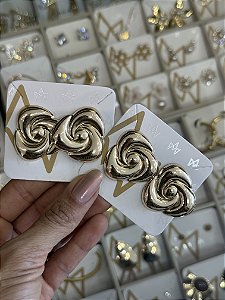 Brinco Meio Triangular + Esfera