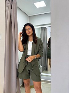 Shorts Botão Frente