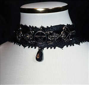 Gargantilha de renda Sorciere