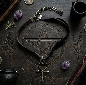 Choker em veludo ankh Heart