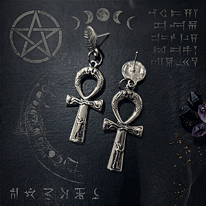 Brinco ankh com inscrições