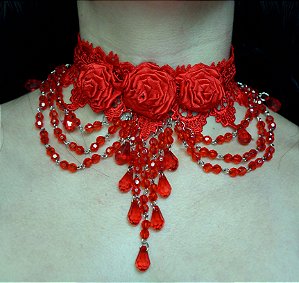 Gargantilha dead roses