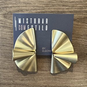 Brinco Leque Helena - Dourado Fosco