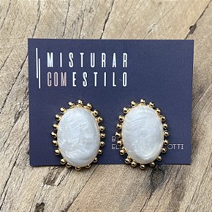 Brinco Aurora Resina Oval - Madrepérola