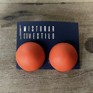 Brinco Bolão De Resina - M - Coral - Fosco
