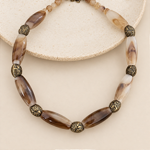 Colar Verano Fantasy Marrom Mescla e Ouro Velho