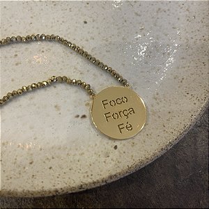 Colar Cristais - Dourado - Foco, Força e Fé